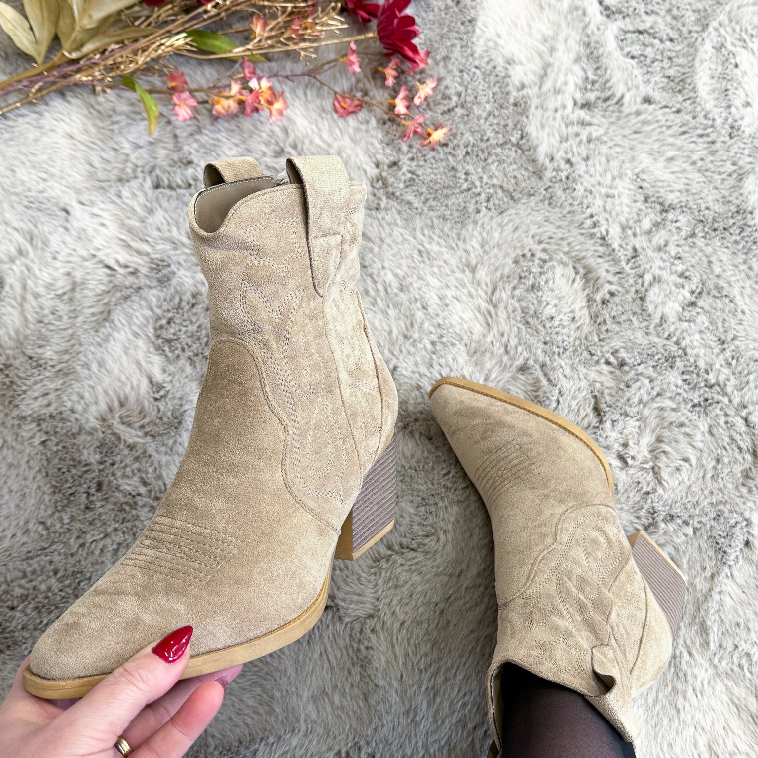 SUEDE COWBOY LAARS - TAUPE