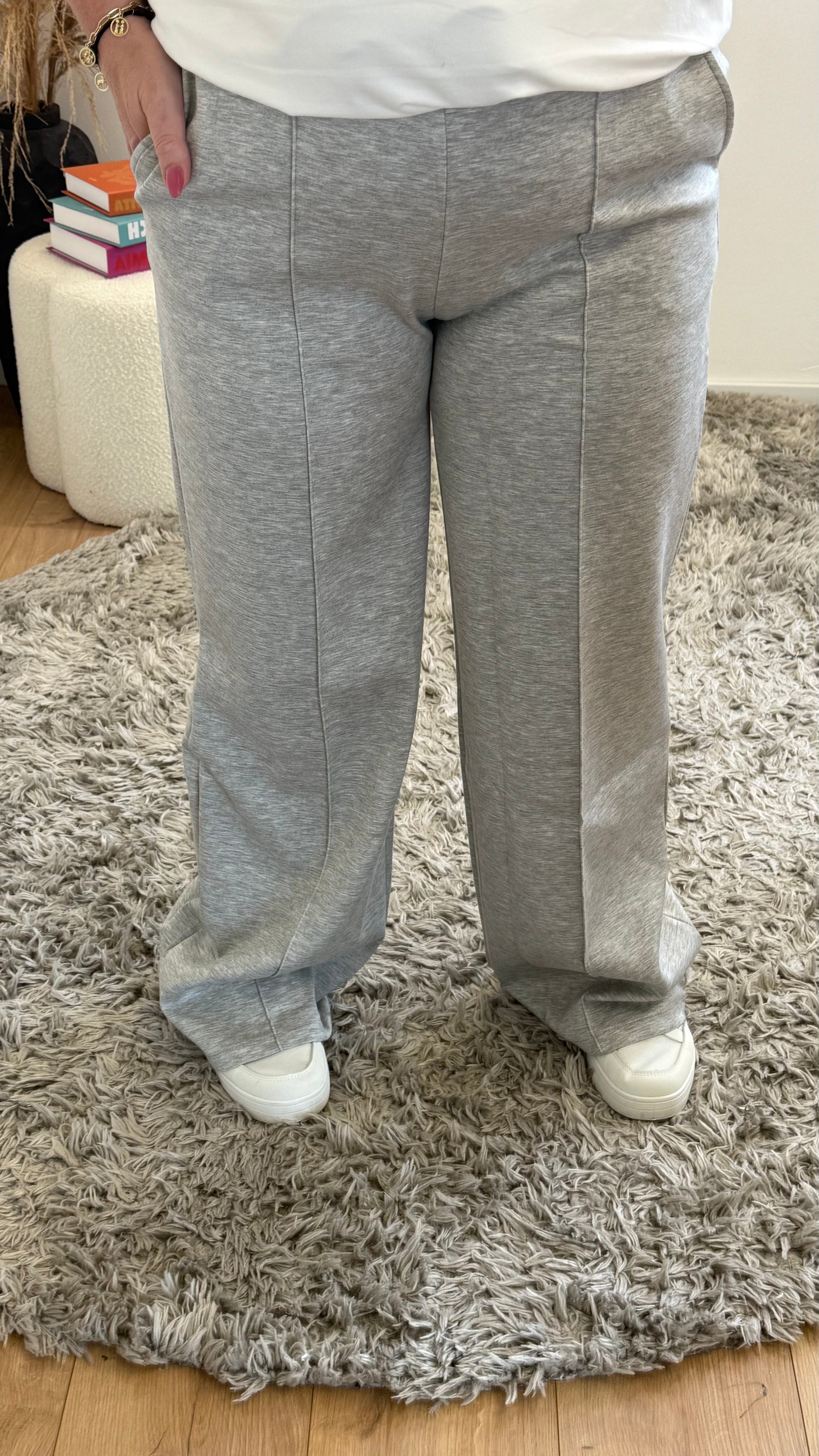 JOGGER-HOSE (40 B/M 48+) – 3 KLEID
