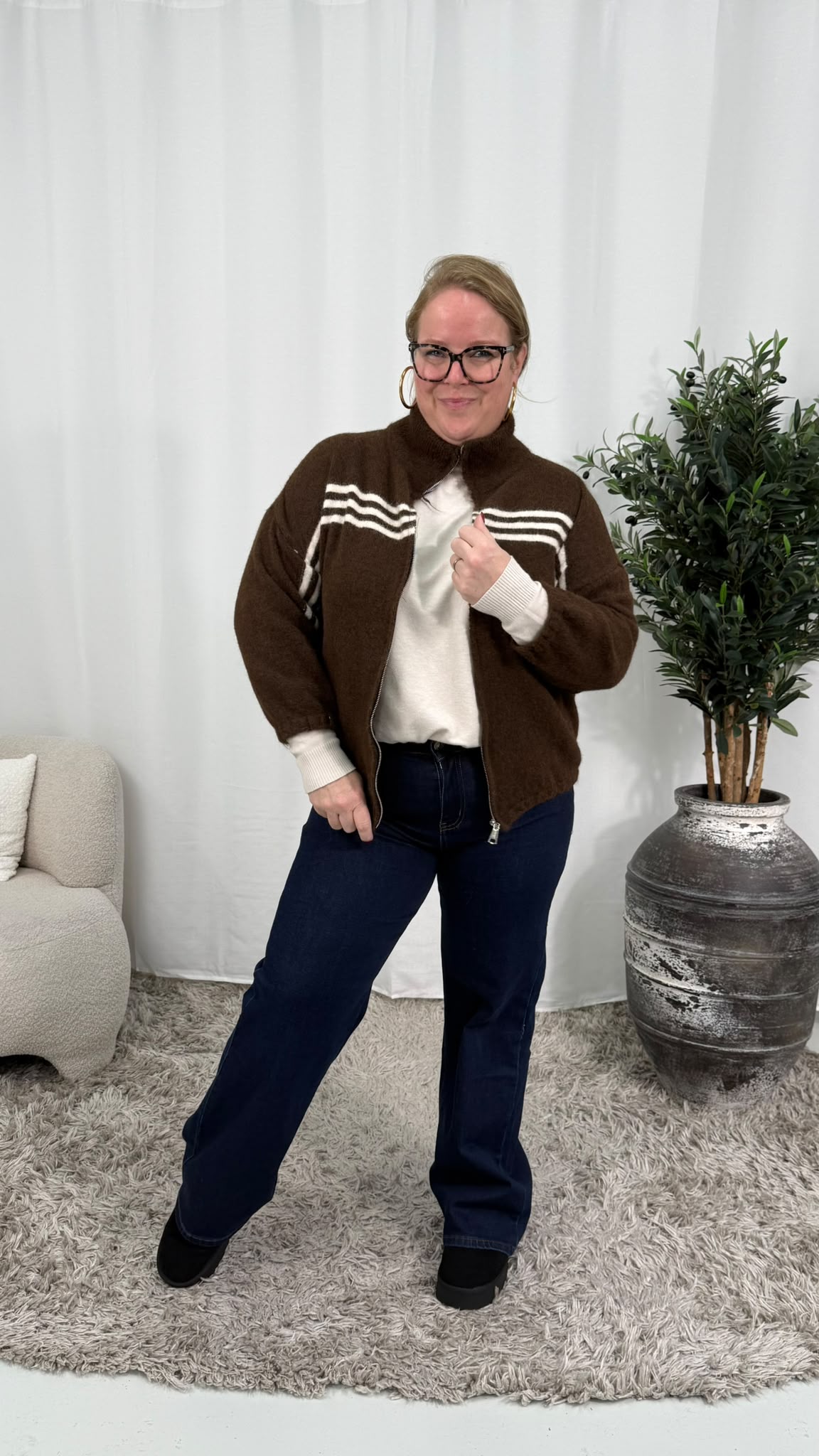 FLUFFY SPORT STREEP VEST BRUIN