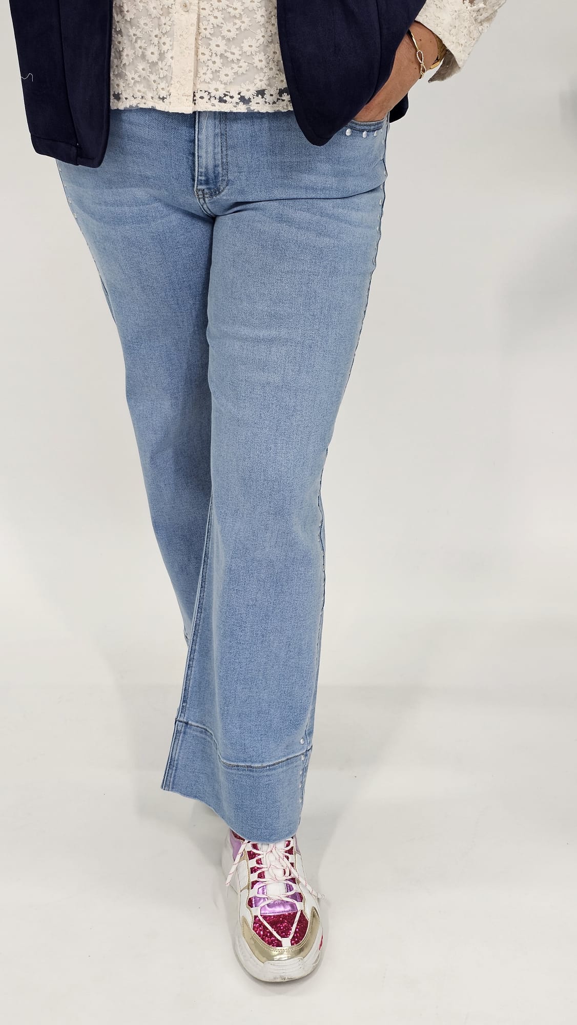 STUDS WIDE LEG