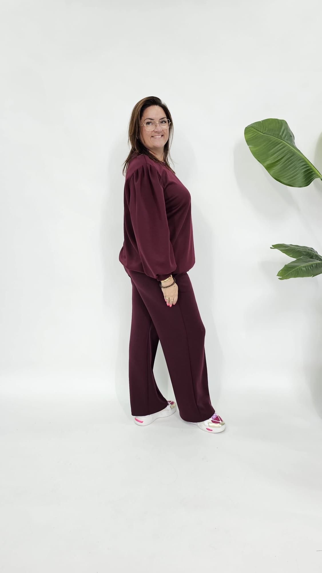 BASIC SWEATER MET POFMOUW BURGUNDY